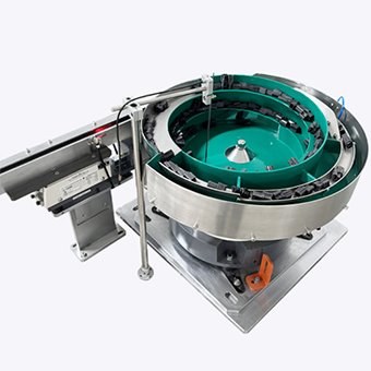 Bowl feeder presenting small components for kit counting